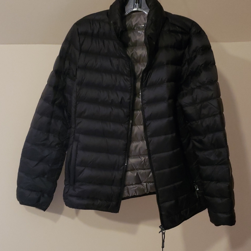 NWT black TUMI packable coat sz large